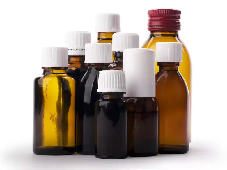 Zapobieganie malarii poprzez profilaktyczne stosowanie różnych zestawów leków