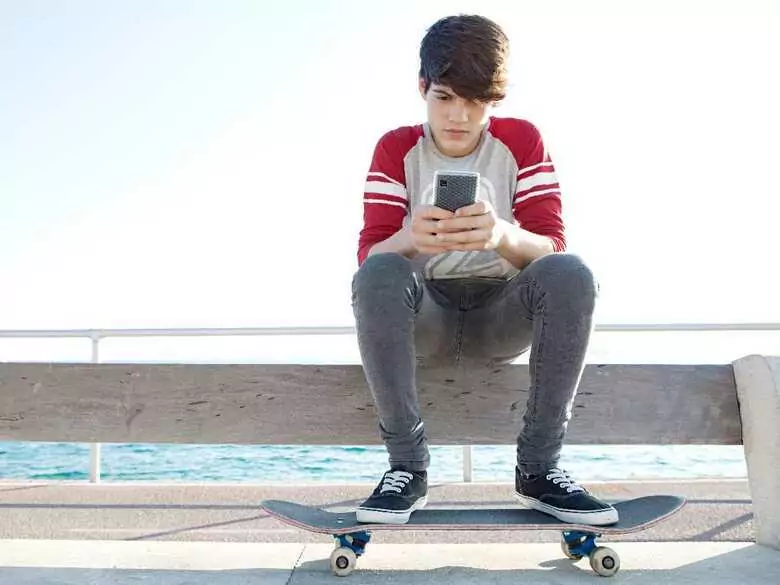 Czas spędzany przez dzieci w sieci: czy jest się o co martwić?