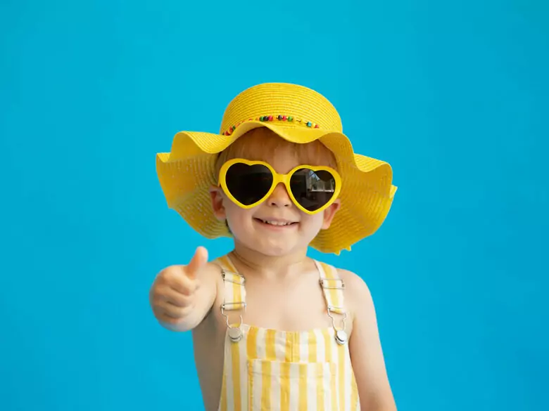 Okulary fotochromowe: ochrona i wygoda na wakacyjnych szlakach